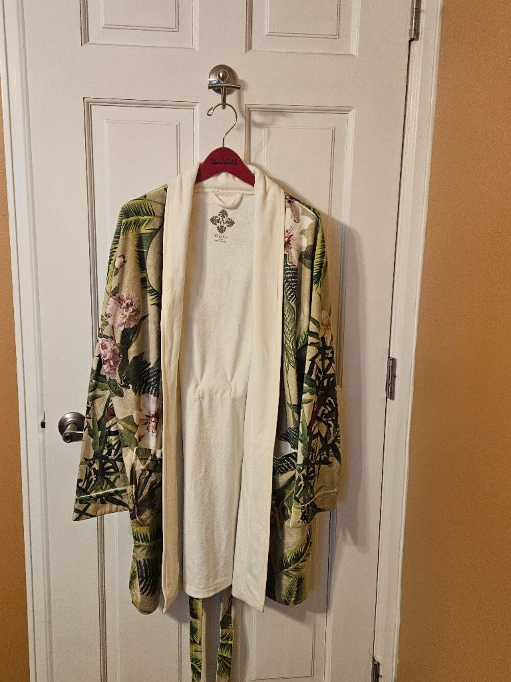 Women's Short Robe - Picture 2 of 7